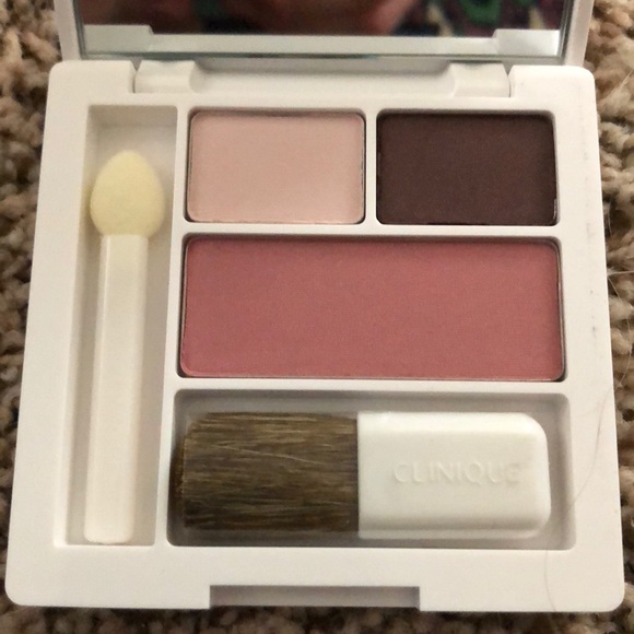Clinique Other - Brand new Clinique eye shadow and blush combo